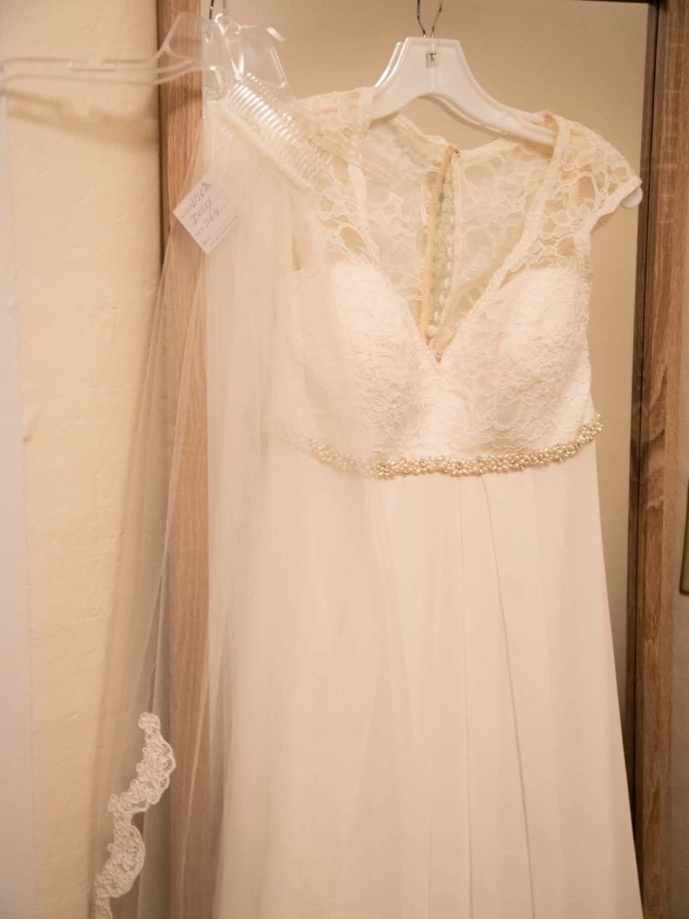 Wedding Dress & Veil